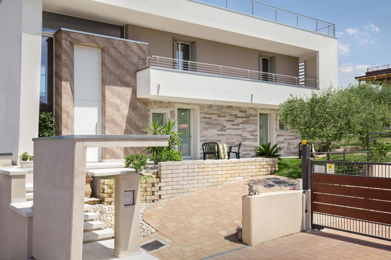 Villa Aurora-Holiday Home Apt 1 Bardolino Ngoại thất bức ảnh