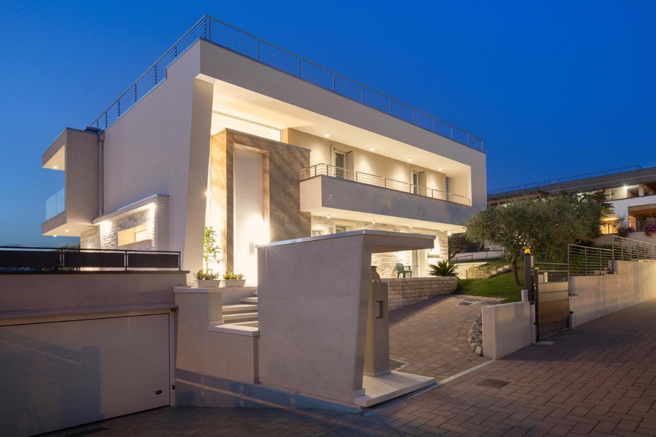 Villa Aurora-Holiday Home Apt 1 Bardolino Ngoại thất bức ảnh