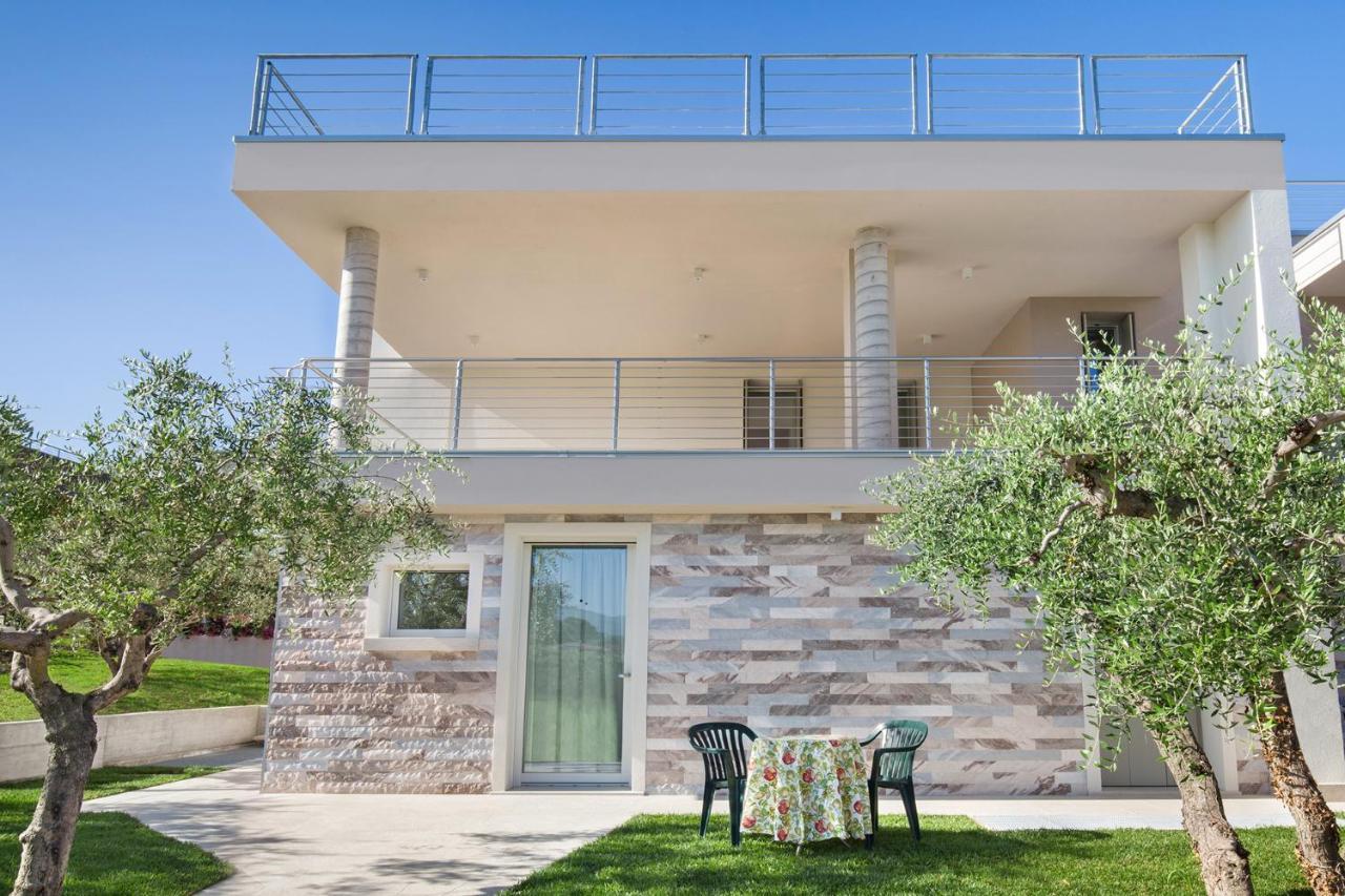 Villa Aurora-Holiday Home Apt 1 Bardolino Ngoại thất bức ảnh